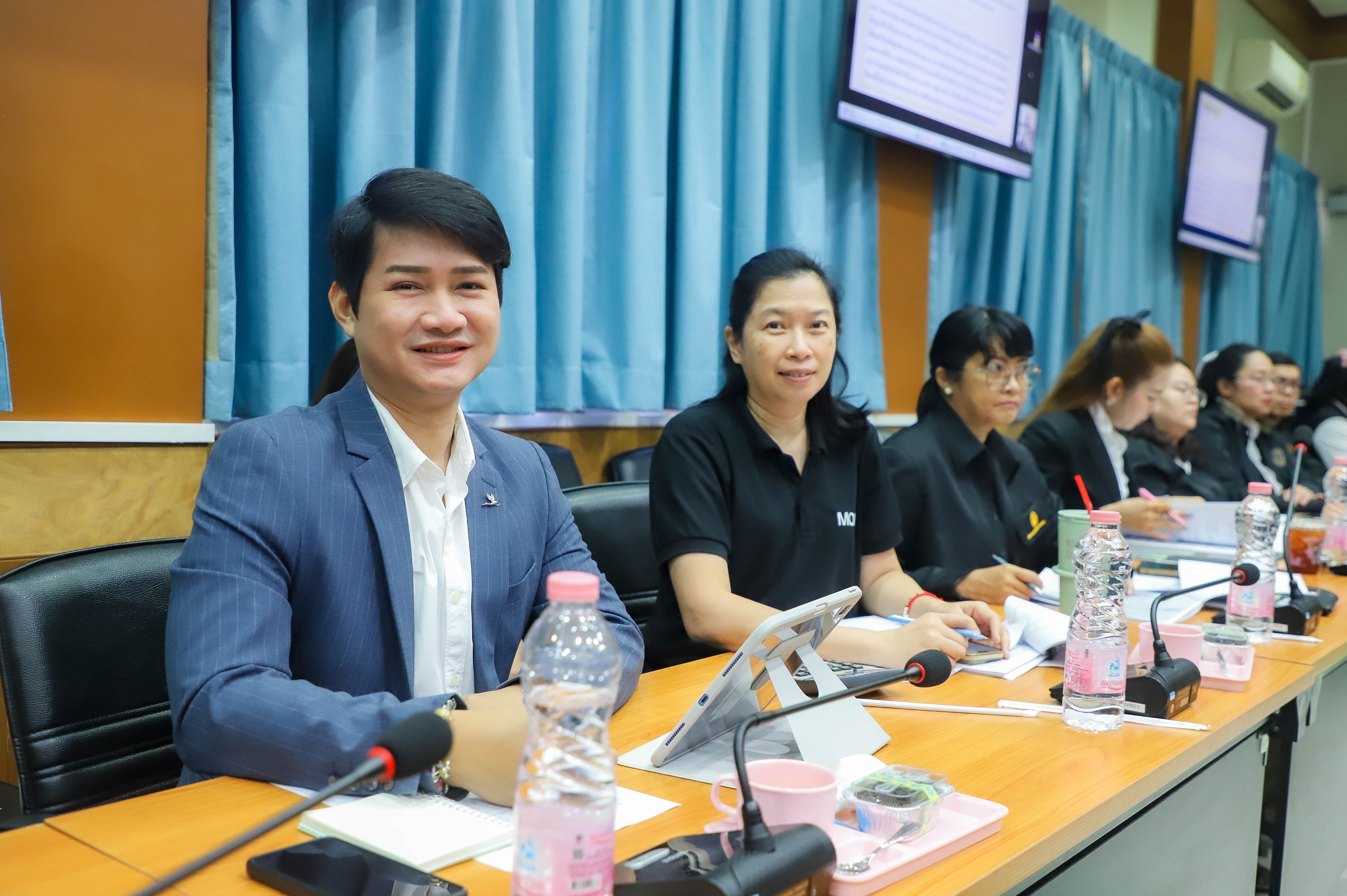 title - อกก.คง. เคาะ! ก่อสร้างสระเก็บน้ำ พัฒนาแหล่งน้ำและระบบกระจายน้ำ ไฟเขียว! หลักเกณฑ์การอนุมัติลดหรืองดเก็บดอกเบี้ย พร้อมเสนอ คปก. อนุมัติก่อสร้างระบบไฟฟ้าในแปลงที่ดิน